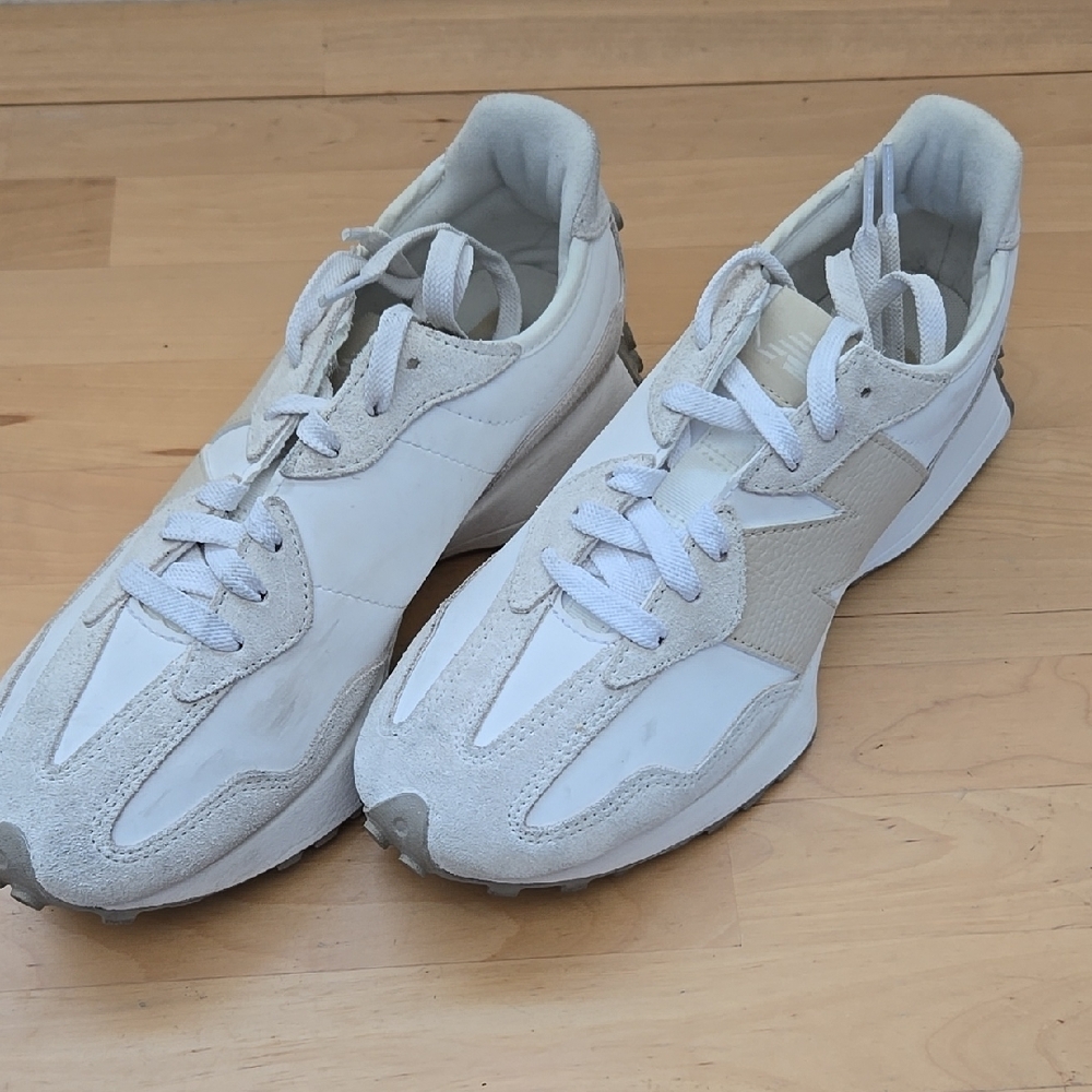 New Balance Women's Sneakers - White and Cream
